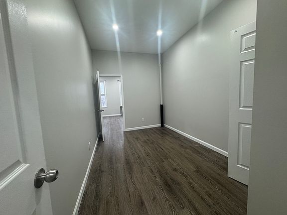 5th image of 384 Harman St APT 3L