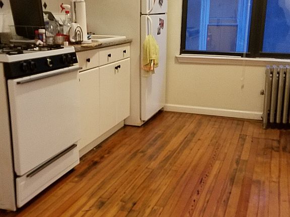 2nd image of 2328 28th St