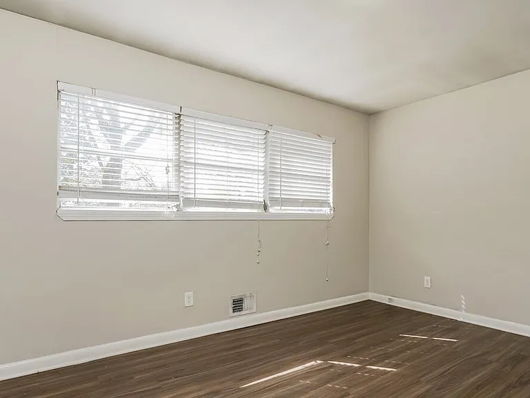 640 Oakdale Dr — Photo 7