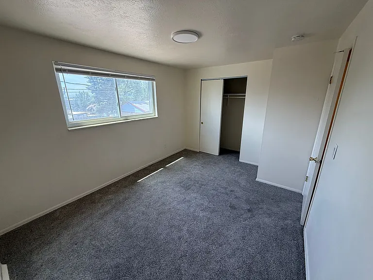 225 Terry St — Photo 17