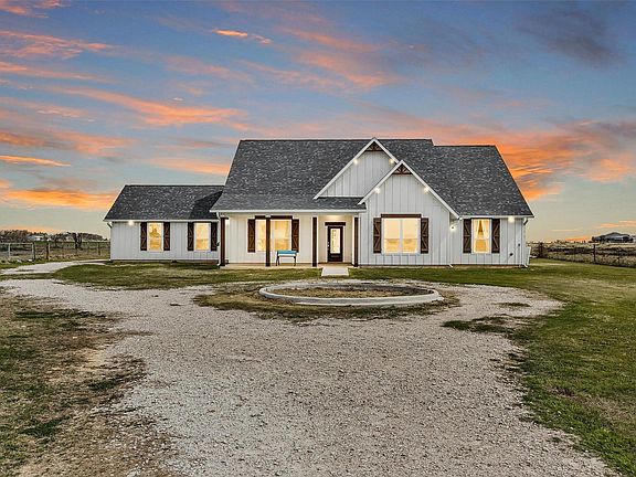 4th image of 36244 Cochran Rd