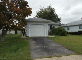 20 Van Gogh St, Toms River, NJ 08757