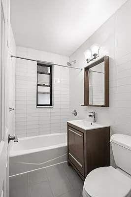 Bathroom, photo 1