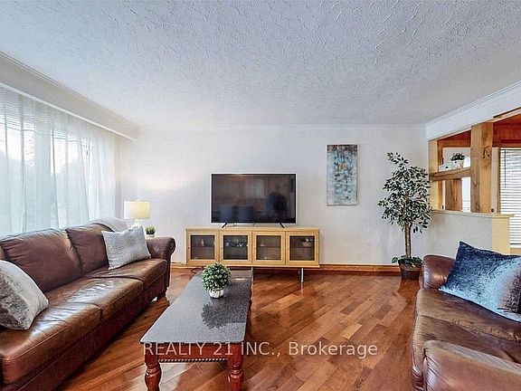 5th image of 25 Knowlton Dr S