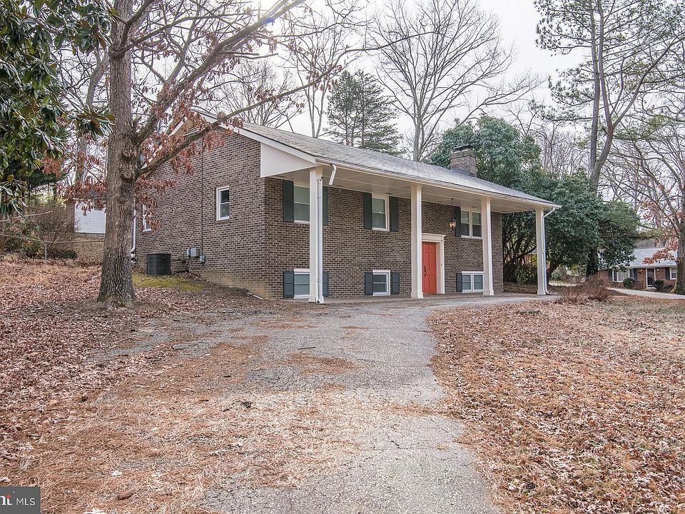 1st image of 1 Woodberry Ct