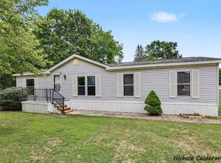 370 W Brooks St, Newaygo, MI 49337