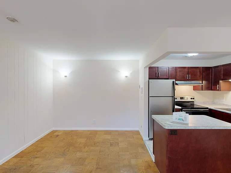 The Commons at Windsor Gardens — Photo 117