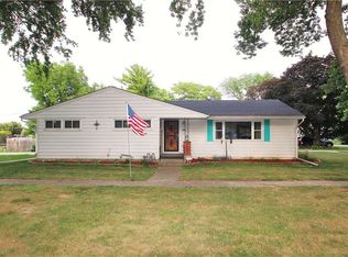 206 11th St, Dallas Center, IA 50063