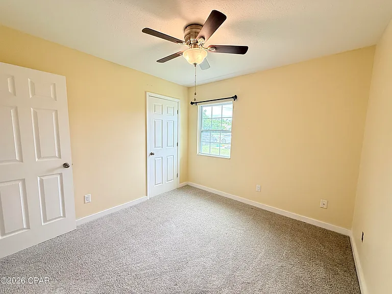 175 N Berthe Ave — Photo 21