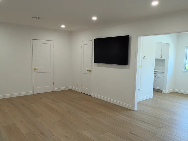 1317 N Brand Blvd #12 — Photo 4