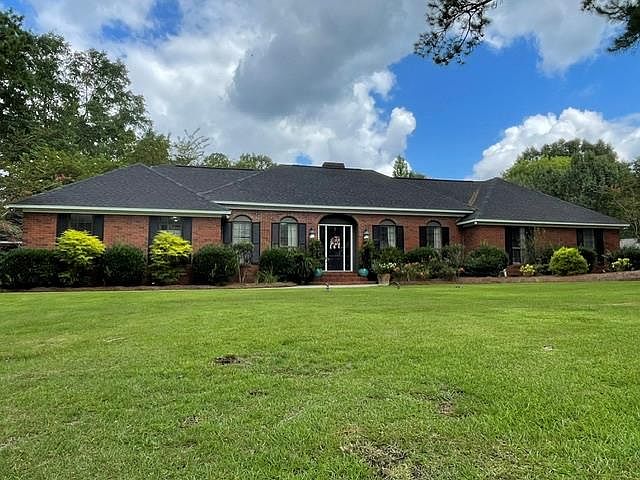 1st image of 105 NE Timber Ridge Dr