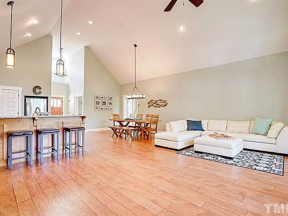 2nd image of 103 N Stillwood
