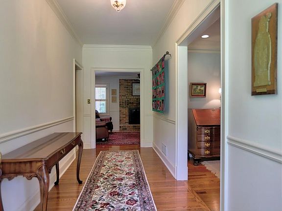 5th image of 3158 Beechwood Dr SE