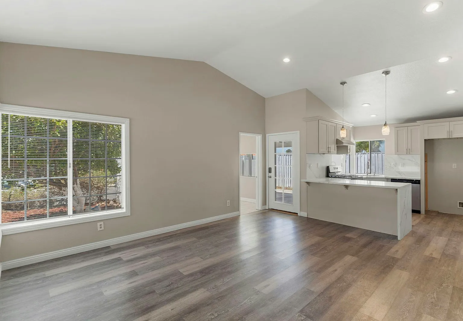 25690 Monica Way — Photo 4