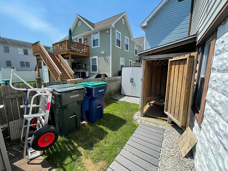 9614 Monmouth Ave — Photo 26
