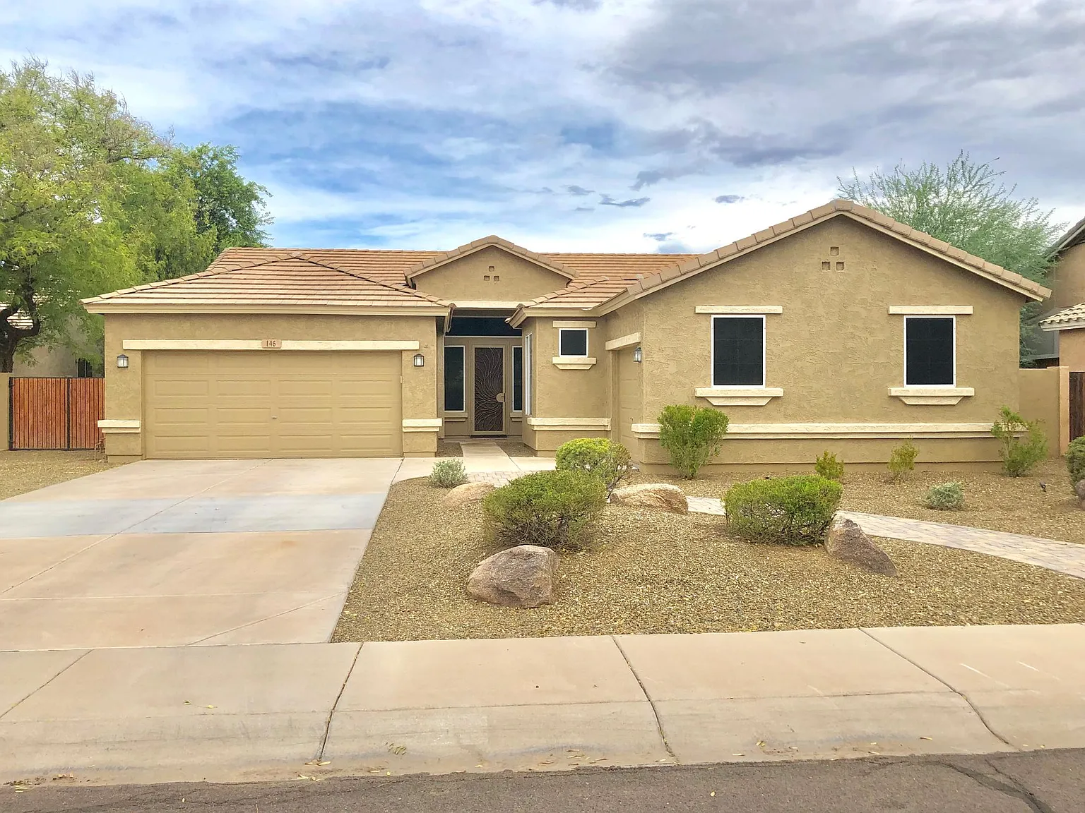 146 E Constitution Ct — Photo 1