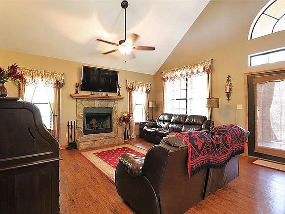 4th image of 2238 Bayou Darbonne Dr