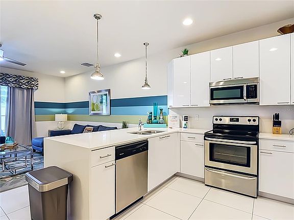 3rd image of 1433 RETREAT CIR