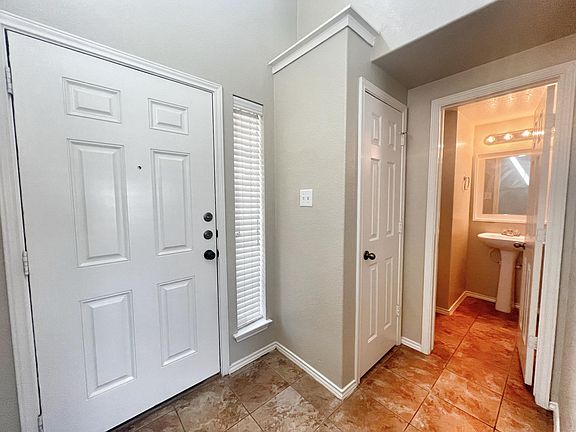 5th image of 2221 Lakeline Dr