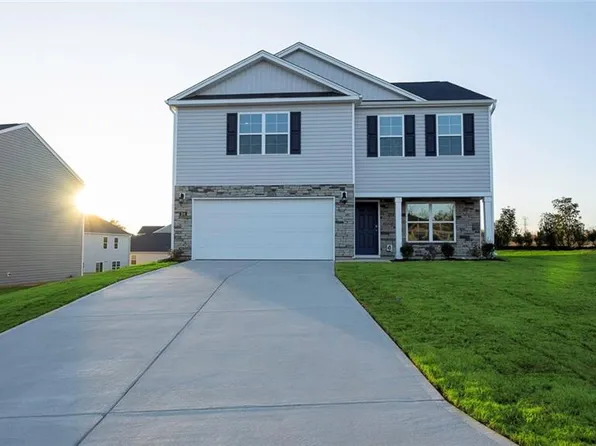 140 Big Laurel Dr, Mocksville, NC 27028