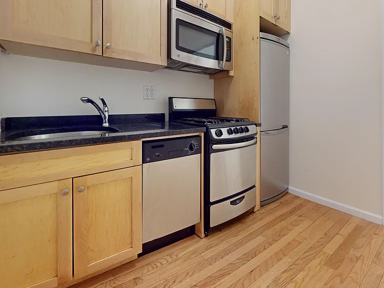 13 E 7th St #1 — Photo 10