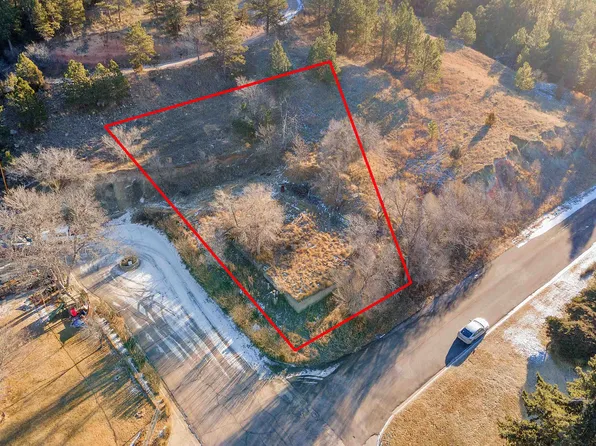 145 N 3rd St, Hot Springs, SD 57747