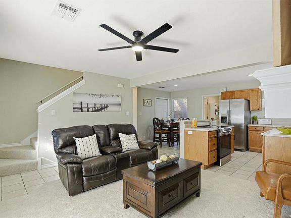 5th image of 2325 Lakeshore Dr