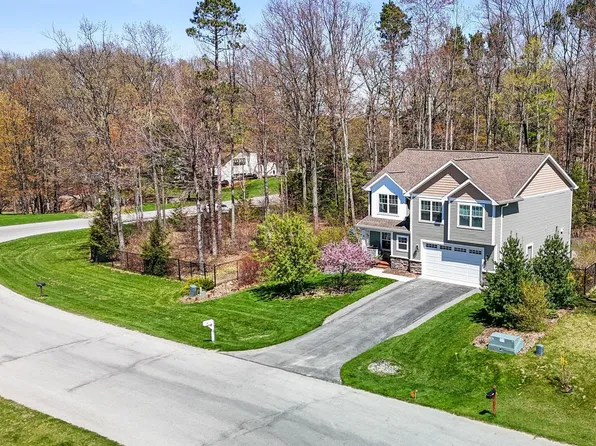 3176 Winchester Dr, Traverse City, MI 49686