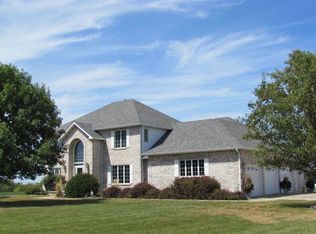 13 N 17th St, Chariton, IA 50049