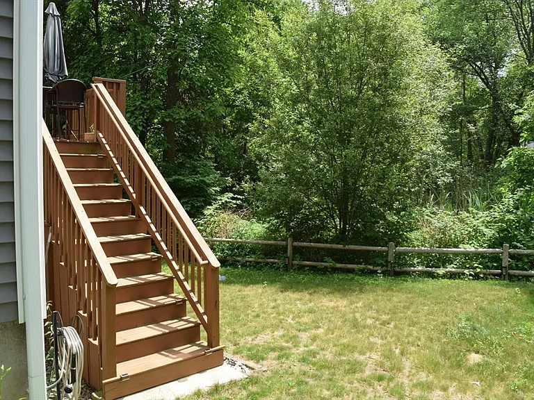 142 Grove Ave — Photo 23