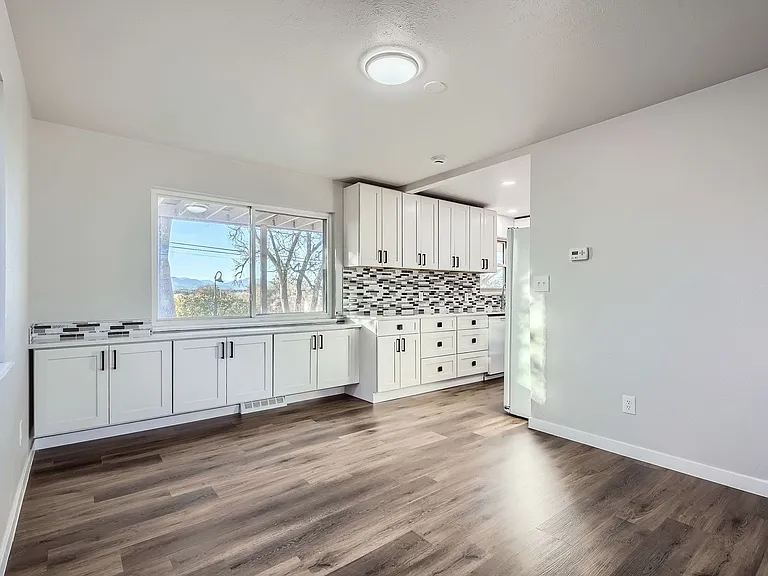 7055 S Costilla St — Photo 4