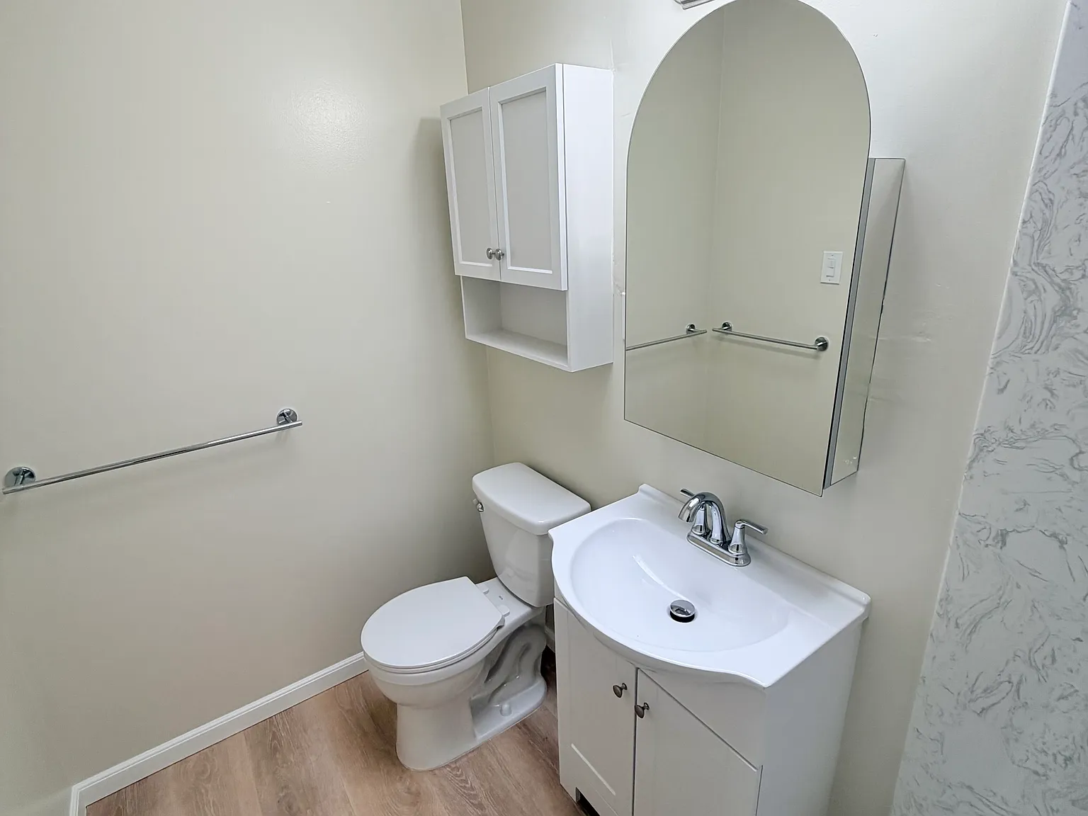 2 bed, 1000 sqft, $6,095 — Photo 4