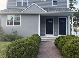 11 Strant St, Manchester, CT 06040