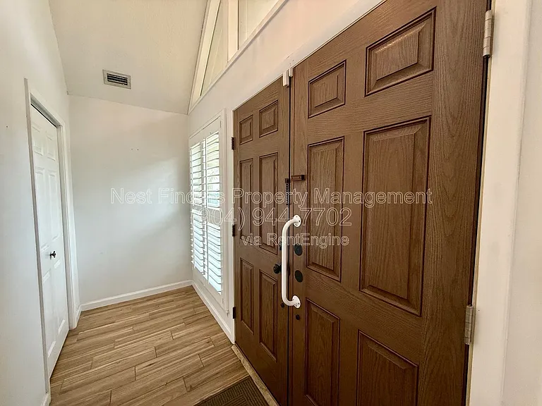 7007 Holiday Hill Ct — Photo 5
