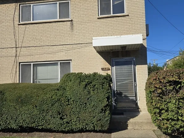 7229 N Campbell Ave, Chicago, IL 60645