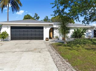 2413 Woodland Cir, Fort Myers, FL 33907