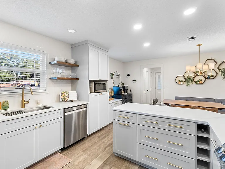 5276 Springdale Dr — Photo 15