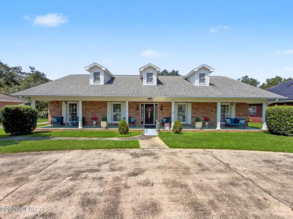 5381 College Dr, Graceville, FL 32440