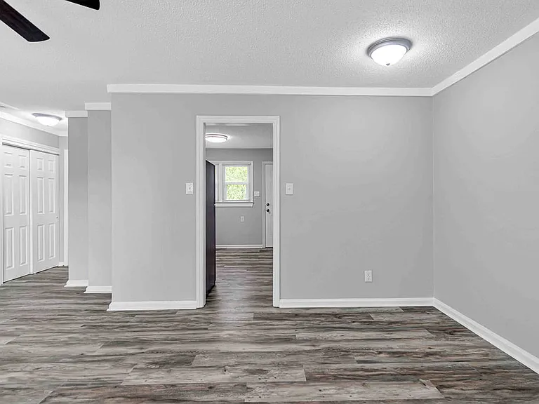 322 Starling St #1 — Photo 6