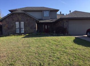 9112 NW 99th St, Yukon, OK 73099