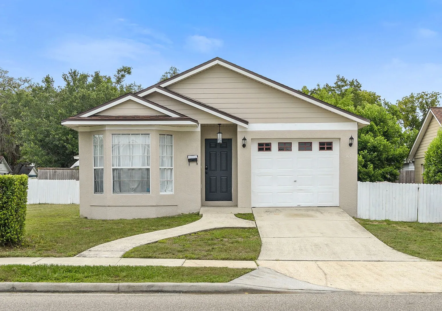 Winter Park 3 bedroom steps to shopping, dining. — Photo 1