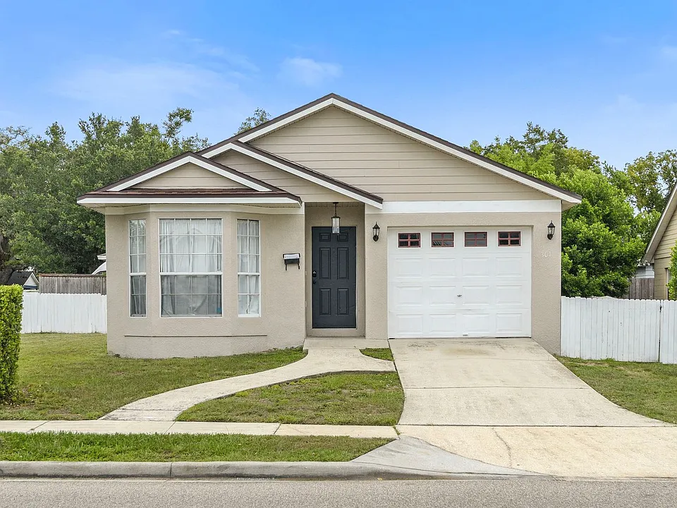 301 S Capen Ave