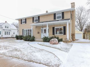 831 1st St, Menasha, WI 54952