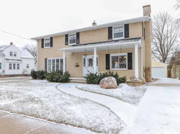 831 1st St, Menasha, WI 54952