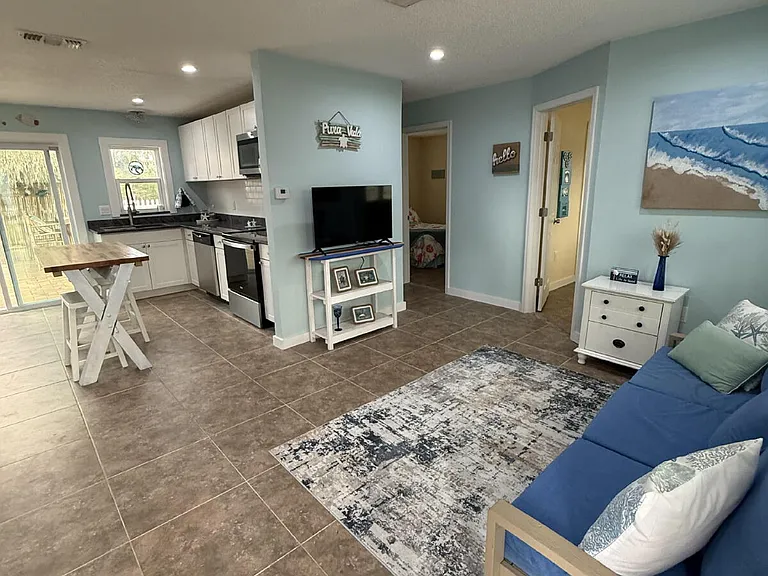 6814 Driftwood Dr — Photo 4