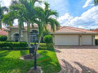5018 Old Pond Dr, Naples, FL 34104