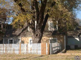 433 S Willow St, Ottawa, KS 66067