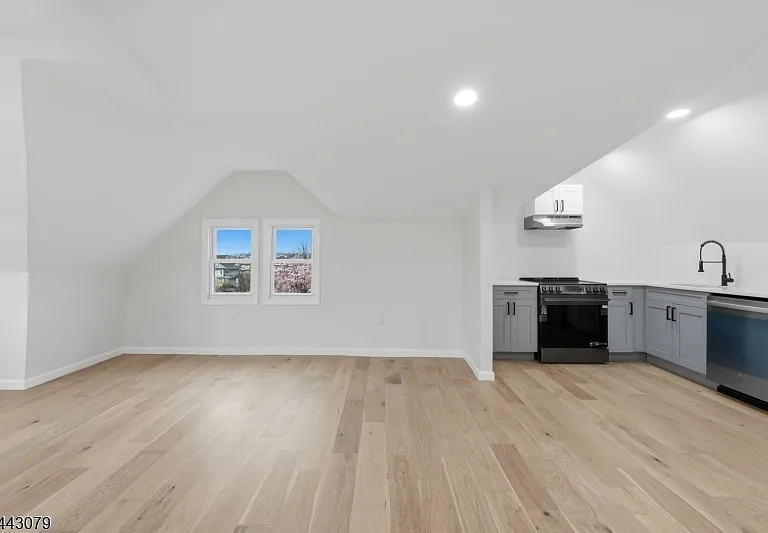 82 Grove St #4 — Photo 6