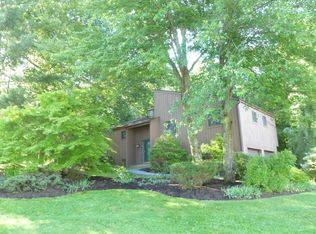 15 Tanglewood Ln, Poughkeepsie, NY 12603