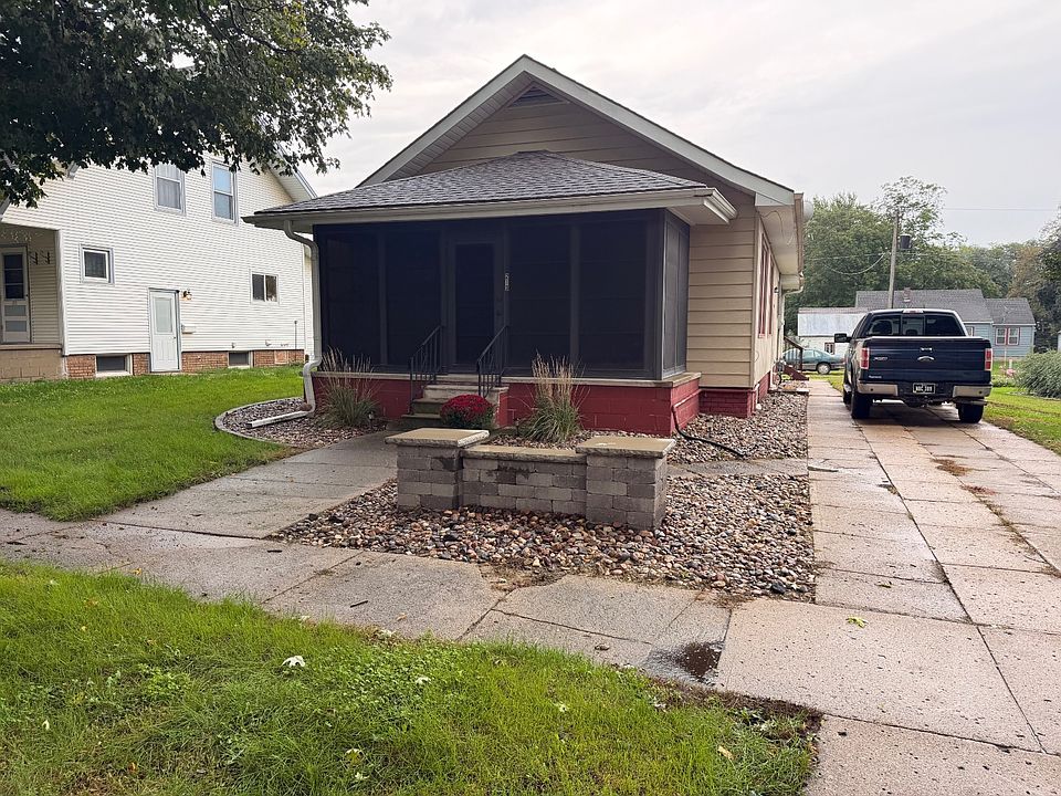 1st image of 213 Hickory St